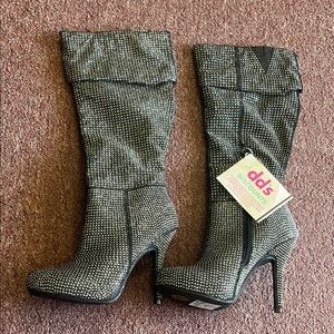 NWT Andiamo Glitter Silver Calf Length Boots Size 8M